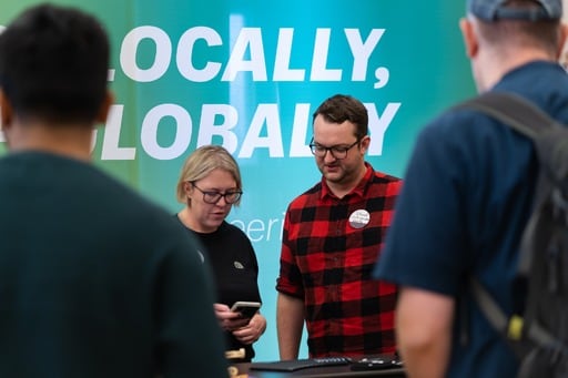 Shopify stand